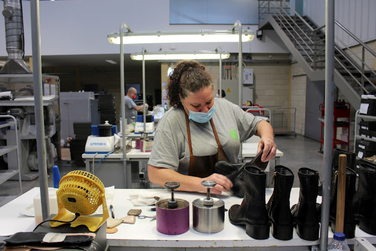 Survive comfy fancy shoemakers pandemic switch portugal Portugal shoemakers swap heels for masks